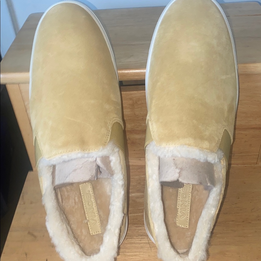 VINCE BLAIR Shearling  Women’s Slip-On Sneakers. Size 9 Medium   NEW